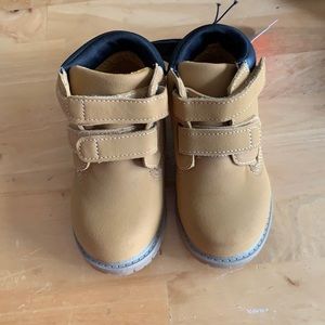 Wonder Nation Baby Boys High Top Strap Combat Boots, Size 6. BNWT.